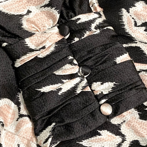 NWT Cinq a Sept Yesenia Black and Pink Floral Print Tie Front Top - Sz M - Picture 6 of 9